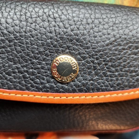 Dooney & Bourke Black & Tan Pebble Leather Wristlet - Picture 4 of 5